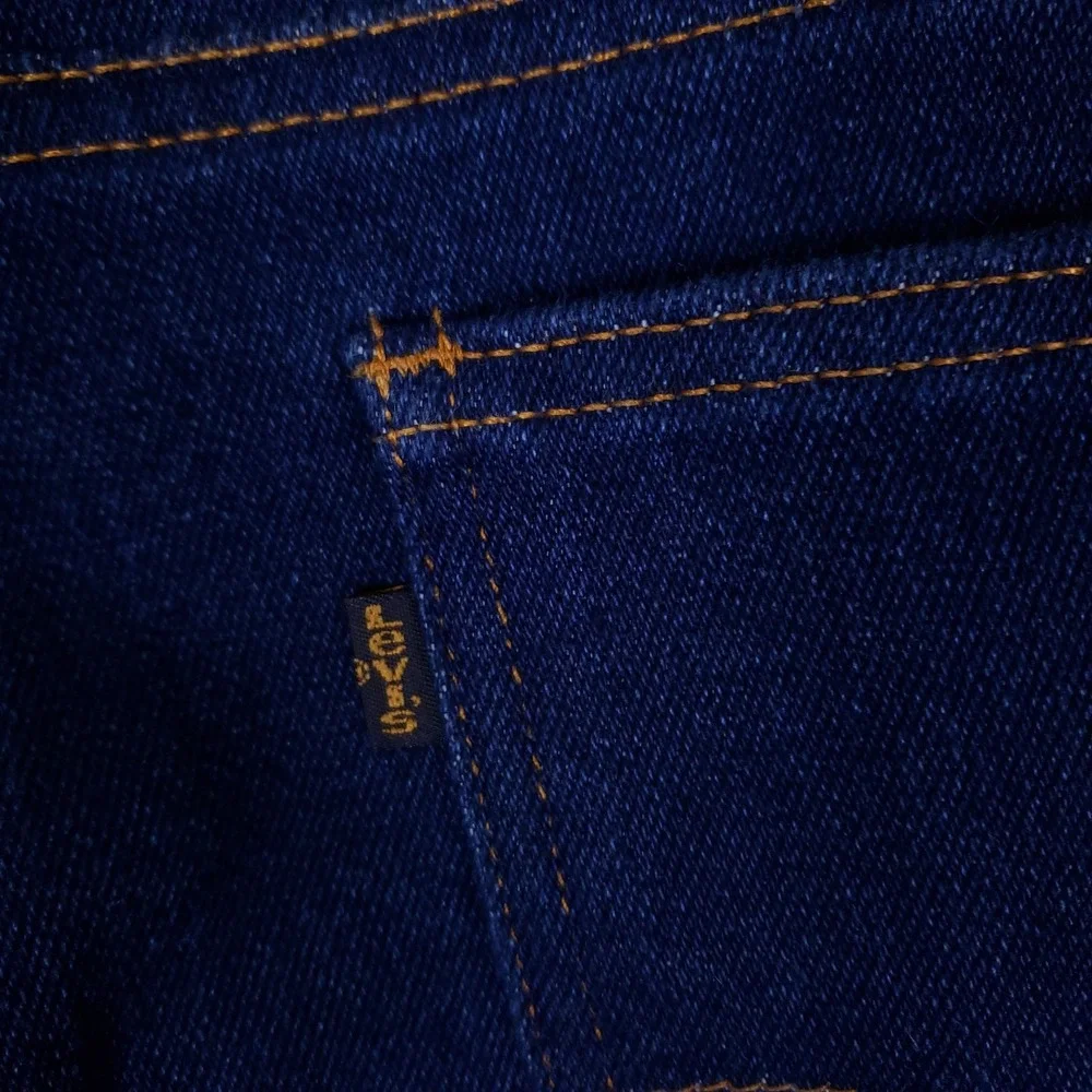 Vintage Levis With A Skosh‎ More Room Jeans W37 L33 USA Dark Wash 90s Fit